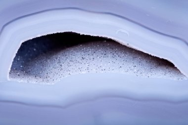 Kısmen parlak mavi dantel akik Jeod crystaline druzy Merkezi ile 