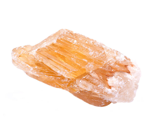 Частично кристаллизованный золотой скаполит из Нигерии изолирован на белом фоне
 