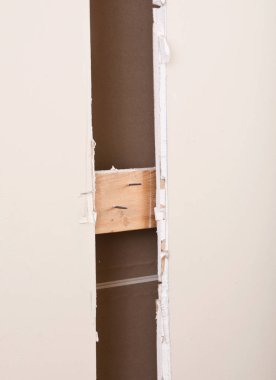 Alçıpan duvar kapalı içinde ev remodeling altında kesmek