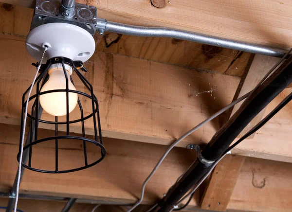 Bitmemiş Bodrum içinde ev remodeling altında ışık