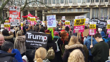 Londra'nın hiçbir Müslüman yasak gösteri yürüyen protestocular