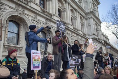 Londra hiçbir Müslüman yasak gösteride yürüyen protestocular