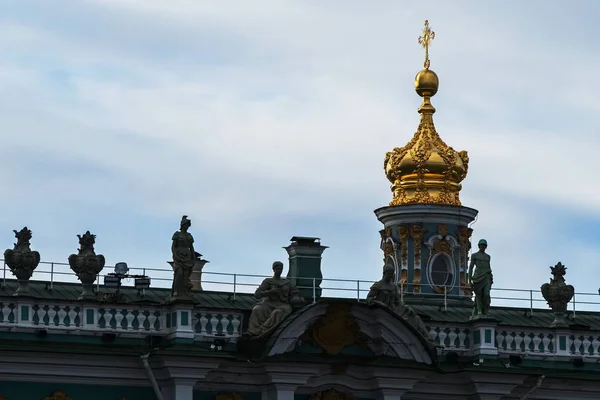 Een Winter Paleis van de generale staf arch. — Stockfoto