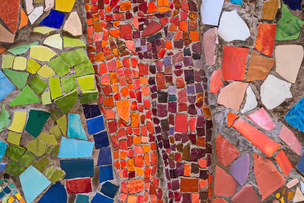 Birinde St Petersburg avlular, binaların duvarları üzerinde çok renkli mozaik.