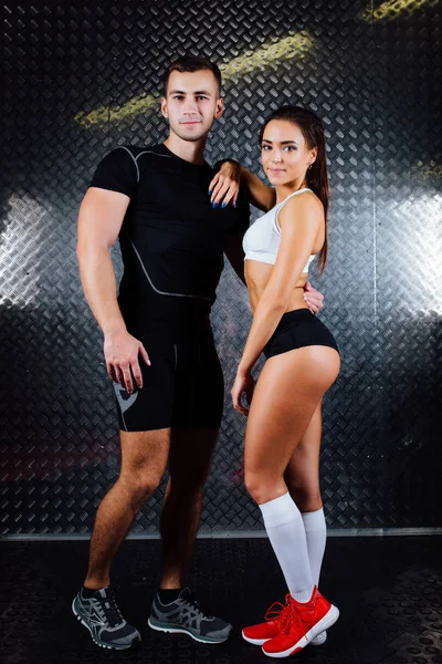Atraktivní fitness pár fotografování portrétů. — Stock fotografie