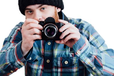 Acımasız bir kırmızı sakallı, saçsız erkek portresi. B beyaz izole