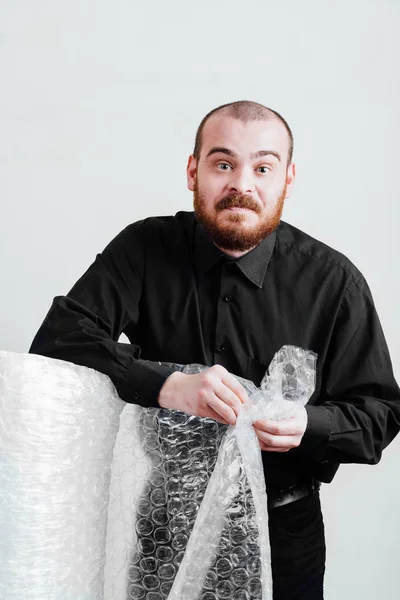 Portrait d'un homme à barbe rouge, chauve et brutal. Blanc isolé b — Photo