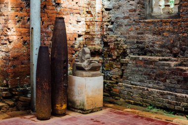 Asya tapınak kalıntıları orman