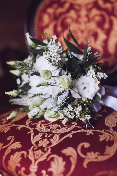 Hermoso ramo de novia de boda . — Foto de Stock