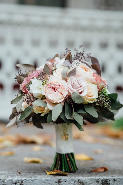 Bellissimo bouquet nuziale . — Foto Stock