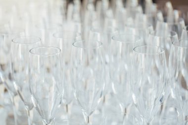 boş bardak şampanya veya şarap.