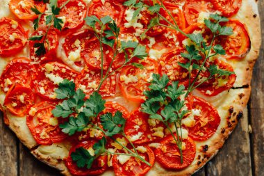 Ev yapımı et Pepperoni sucuk ve pastırma Pizza seviyor. Ana sayfa