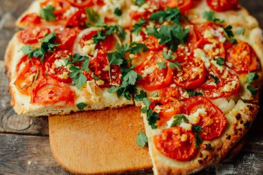 Ev yapımı et Pepperoni sucuk ve pastırma Pizza seviyor. Ana sayfa