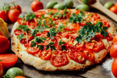 Ev yapımı et Pepperoni sucuk ve pastırma Pizza seviyor. Ana sayfa