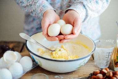 Ev yapımı ekmek yapma, zencefilli kurabiye yakın çekim. Xmas Kamil