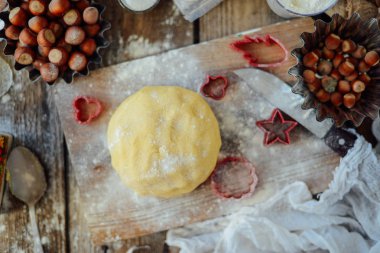 Ev yapımı ekmek yapma, zencefilli kurabiye yakın çekim. Xmas Kamil