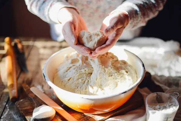 Close up view of baker kneading dough. Homemade bread. Hands pre — Stock Photo, Image