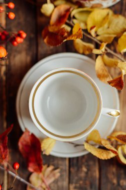 Çay rustik şık tarzı. Çay partisi. Yeşil çay bir fincan bir