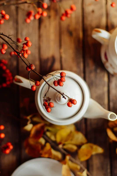 Ceai în stil rustic Chic. Petrecere cu ceai. Ceaiul verde într-o ceașcă un — Fotografie, imagine de stoc