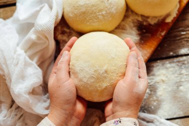 Patates Vareniki pierogi yapma. Rus gıda. Rustik