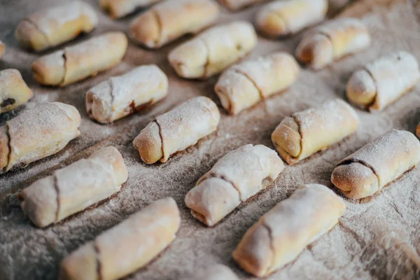 Vanilla crescents before baking. Vanilla rolls. Roll pastry cook — Stock Photo, Image