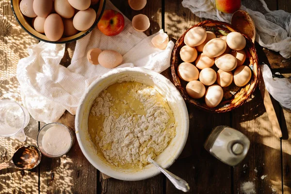 Ingredients for baking cake stuffed with fresh  pie. Female prep — Stock Photo, Image