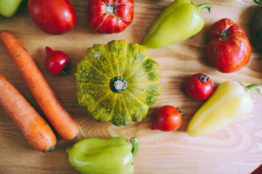 Renkli sebze arka plan. Farklı çiğ sebze backgr