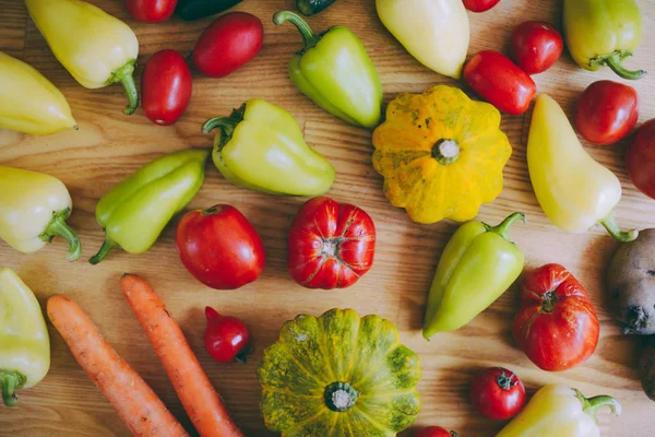 Colorful  vegetables background. Different raw vegetables backgr — Stock Photo, Image