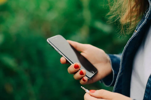 akıllı telefon iphone6s açık l benzer tutarak hippi erkek