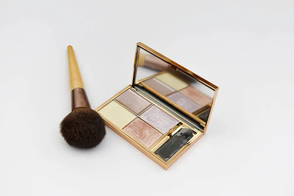 Makyaj fırça ve palet