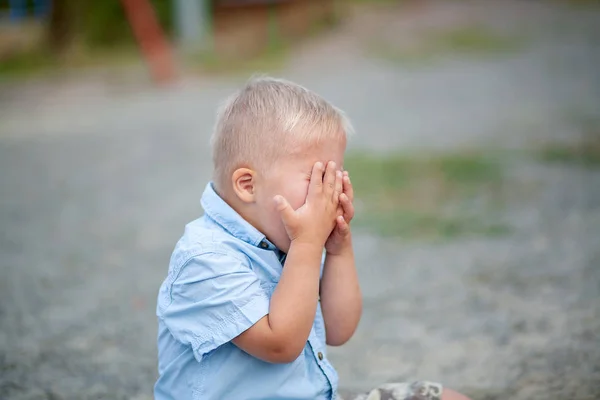 Daily Life Child Disabilities Boy Syndrome Crying Chromosomal Genetic Disorder — Stock Photo, Image