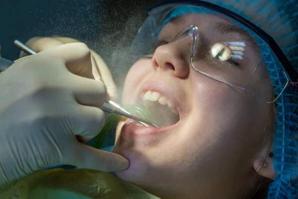 Une Fille Rendez Vous Chez Dentiste Inspection Cavité Buccale Des — Photo