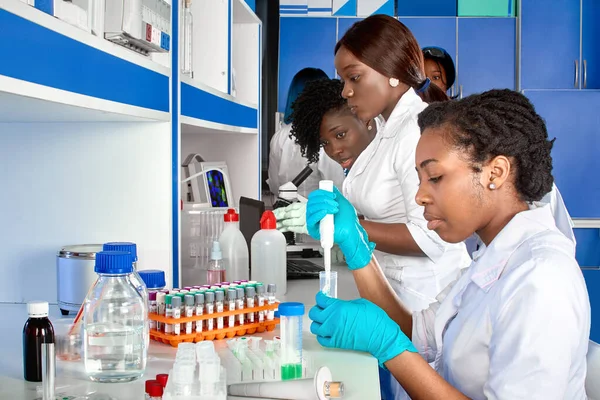 Testing Facility Young African Female Scientists Medical Students Positive Young — Stock Photo, Image