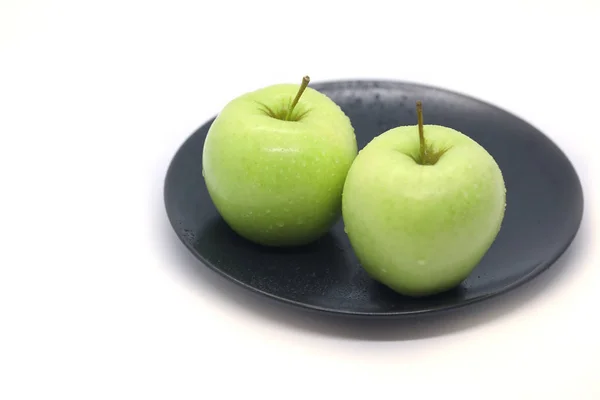 Zelená Jablka Talíři Izolovaném Bílém Pozadí — Stock fotografie