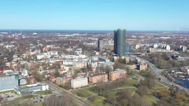 Flygfoto Över Riga Lettland Stad Gamla Stan Utsikt Floden Tvärs — Stockvideo