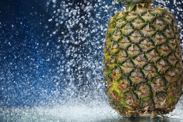 Big Fresh Pineapple Close Water Drops Water Splash Multivitamin Cocktail — Stock Photo, Image
