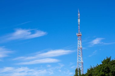 Hücre sitesi ve baz alıcı-verici İstasyonu