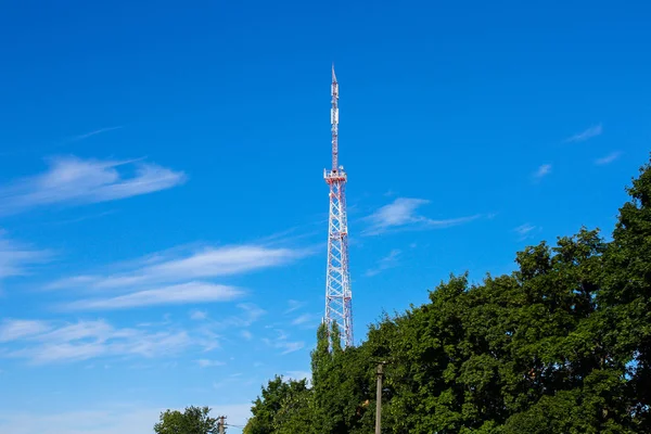 Hücre sitesi ve baz alıcı-verici İstasyonu