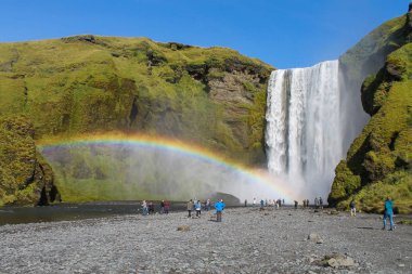 Şelale Skogafoss (İzlanda)