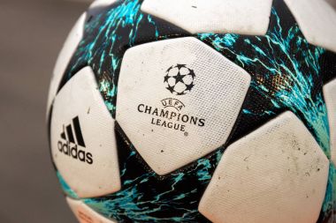 Topu UEFA Şampiyonlar Ligi