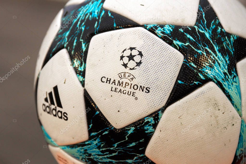 Bola de la Liga de Campeones de la UEFA — Foto editorial de stock