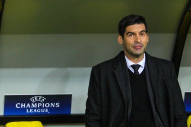 Kharkiv, Ukrayna 13 Eylül, 2017: Yöneticisi, Fc Shakhtar Paulo Fonseca Şampiyonlar Ligi Shakhtar (Donetsk) - Napoli (İtalya) (Kharkiv, Ukrayna Metalist Stadyumu'nda maç sırasında)