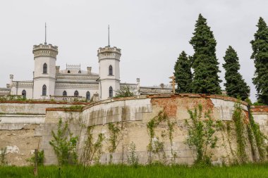 Sharovka, Ukrayna Twhite taş bina Sharovka Palace denir geç on dokuzuncu yüzyıl neo-gotik tarzı