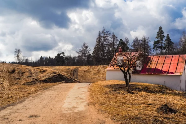 Oblast de Leningrado. A cidade de Gatchina. O castelo do Priorado. O centro histórico da cidade . — Fotografia de Stock