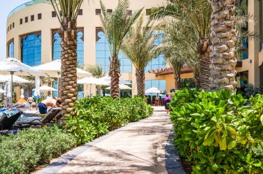 Dubai. 2016 yaz. Fairmont Ajman Hotel sahilden hattı ile Basra Körfezi.