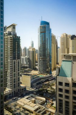 Dubai. 2016 yaz. Kentsel şehir tarzı modern gökdelenler.
