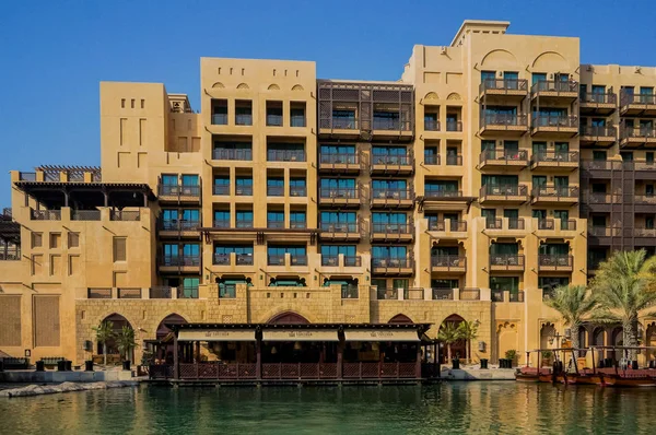 Dubai. Summer 2016. Water oasis on site Madinat Jumeirah Mina A Salam. — Stock Photo, Image