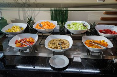 Dubai. 2016 yaz. Bütün dahil sabah kahvaltı Ghaya Grand Hotel'de.  