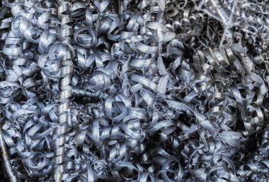 Metal işleme fabrikasında metal talaşı.