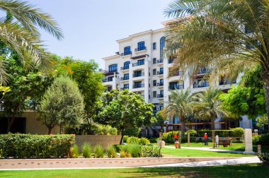 Abu Dabi. 2016 yaz aylarında. Yeşil vaha St. Regis Saadiyat Adası Resort Hotel. 